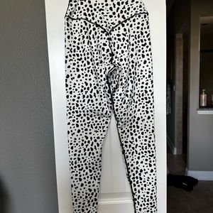 Balance Athletica/Vitality, Snow Leopard Legging, Size S, Great condition